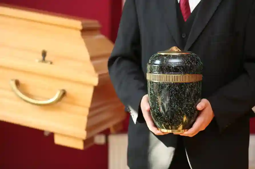 How Much Does Funeral Cost in 2023 - Burial Senior Insurance